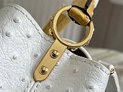 Louis Vuitton LV Capucines Ostrich Pattern Handbag White Size 21 x 14 x 8 cm - 4