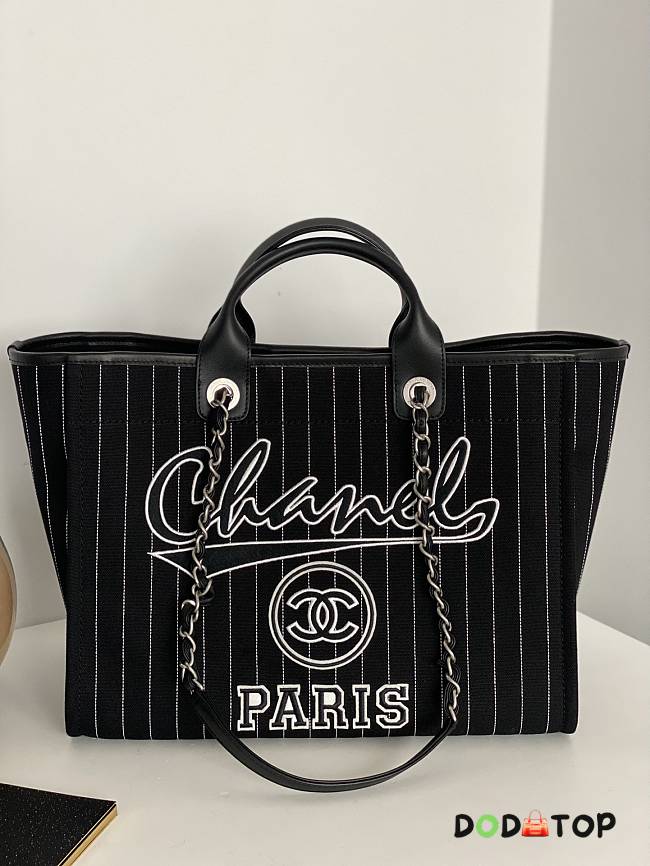 Chanel Beach Bag Size 50 x 30 x 22 cm - 1