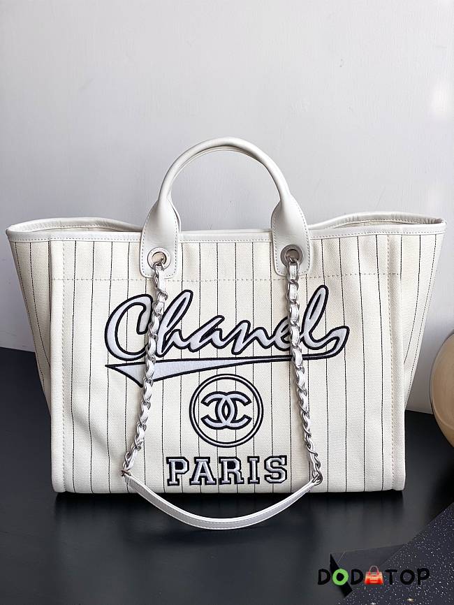 Chanel Beach Bag White Size 50 x 30 x 22 cm - 1