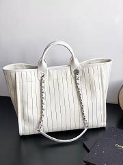 Chanel Beach Bag White Size 50 x 30 x 22 cm - 3
