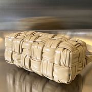 Bottega Veneta Brick Cassette Leather Shoulder Bag Beige Size 28 x 14 x 10 cm - 5