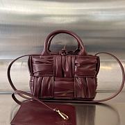 Bottega Veneta Arco Small Leather Red Wine Size 20 x 13 x 7 cm - 1