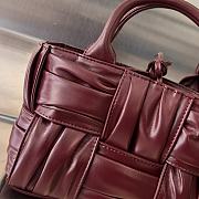 Bottega Veneta Arco Small Leather Red Wine Size 20 x 13 x 7 cm - 5