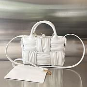Bottega Veneta Arco Small Leather White Size 20 x 13 x 7 cm - 1