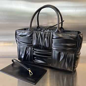 Bottega Veneta Arco Small Leather Black Size 20 x 13 x 7 cm