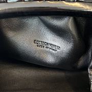 Bottega Veneta Mini Pouch Brushed Leather Clutch Black Size 22 x 13 x 5 cm - 2