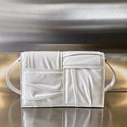 Botega Venata Mini Cassette Cross Body Bag White Size 19 x 13.5 x 3.5 cm - 1