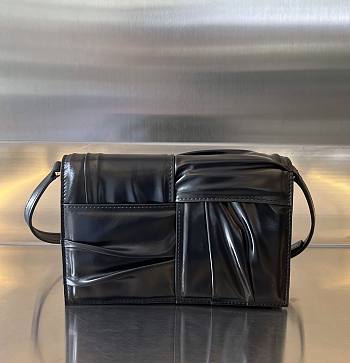 Botega Venata Mini Cassette Cross Body Bag Black Size 19 x 13.5 x 3.5 cm