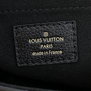 Louis Vuitton LV LockMe Chain Bag East West M22303 Black Size 23.5 x 14 x 6 cm - 5