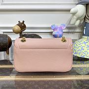 Louis Vuitton LV LockMe Chain Bag East West M22303 Pink Size 23.5 x 14 x 6 cm - 3