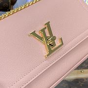 Louis Vuitton LV LockMe Chain Bag East West M22303 Pink Size 23.5 x 14 x 6 cm - 5