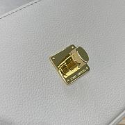 Louis Vuitton LV LockMe Chain Bag East West M22303 White Size 23.5 x 14 x 6 cm - 5