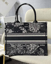 Dior Medium Book Tote Black Toile de Jouy Zodiac Embroidery Size 36 x 27.5 x 16.5 cm - 6