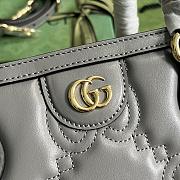 Gucci GG Matelasse Tote Bag Grey Size 31 x 27.5 x 14 cm - 2