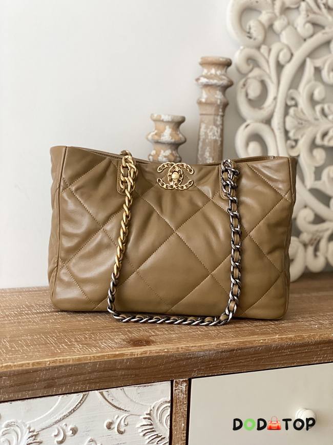 Chanel 22 Tote Bag Brown Size 24 x 41 x 10.5 cm - 1