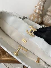 Chanel 22 Tote Bag White Size 24 x 41 x 10.5 cm - 6