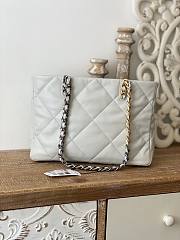 Chanel 22 Tote Bag White Size 24 x 41 x 10.5 cm - 3