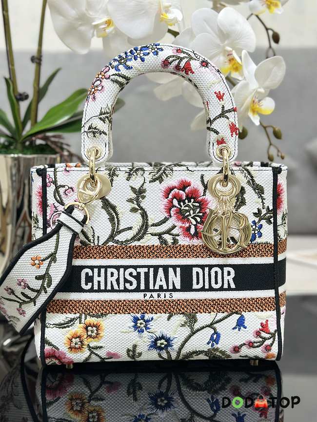 Dior Lady D-Lite Bag White Petites Fleurs Embroidery Size 24 x 20 x 11 cm - 1