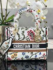 Dior Lady D-Lite Bag White Petites Fleurs Embroidery Size 24 x 20 x 11 cm - 1