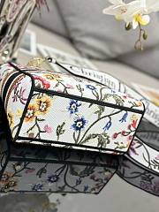 Dior Lady D-Lite Bag White Petites Fleurs Embroidery Size 24 x 20 x 11 cm - 2
