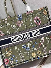 Dior Book Tote Green Multicolor Dior Petites Fleurs Embroidery Size 42 × 35 × 18.5 cm - 2