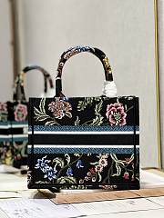 Dior Small Book Tote Black Multicolor Dior Petites Fleurs Embroidery Size 26.5 × 21 × 14 cm  - 2