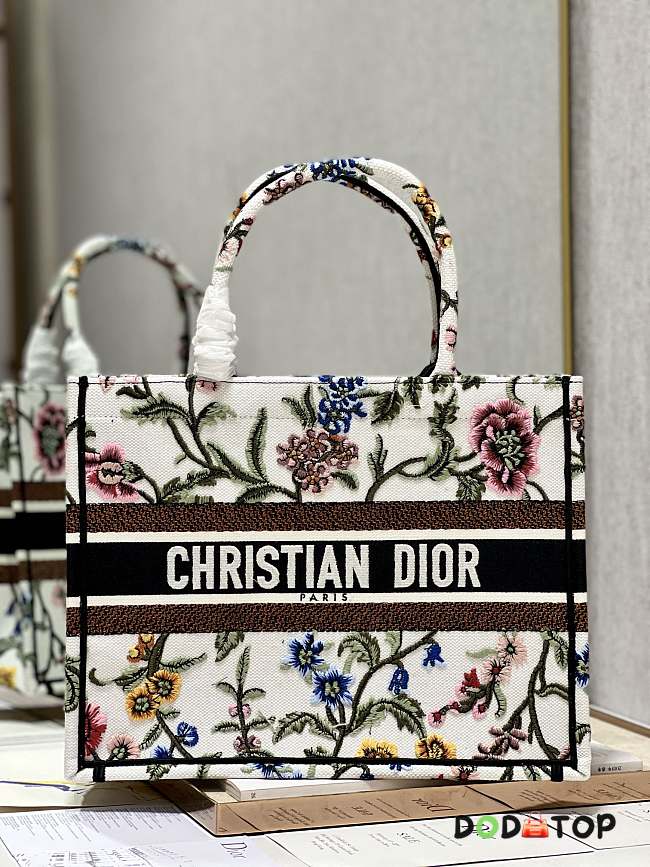Dior Book Tote White Multicolor Dior Petites Fleurs Embroider Size 36 × 28 cm - 1
