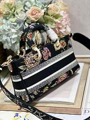 Dior Lady D-Joy Bag Medium Black Flowers Embroidered Size 26 x 13.5 x 5 cm - 4