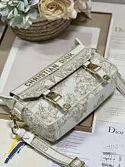 Dior Women Small Messenger Octagonal Star Gold Bag Size 23 × 15 × 8 cm - 3
