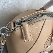 Givenchy Medium Antigona Handbag Beige Size 33 x 40 x 27 cm - 4