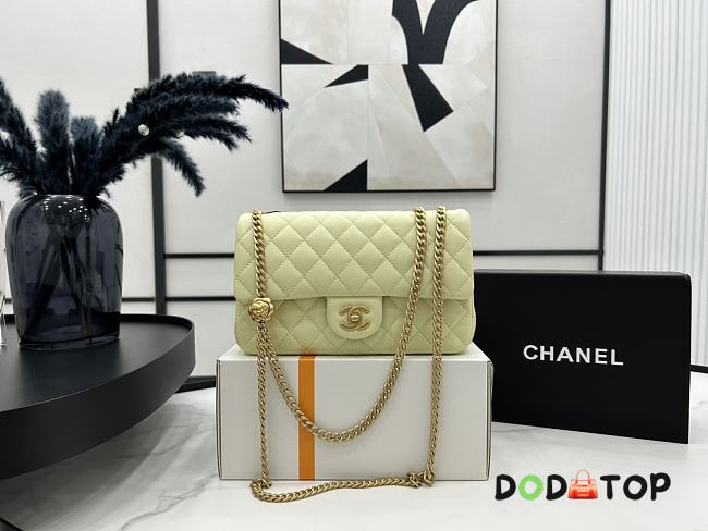 Chanel Flap Chain Bag Lemon Yellow Size 23 cm - 1