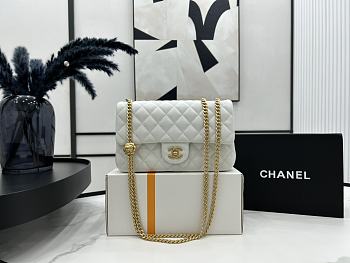 Chanel Flap Chain Bag White Size 23 cm