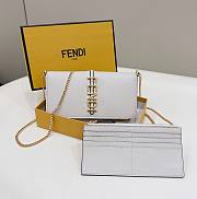 Fendi Fendigraphy Wallet On Chain White Size 21 x 4 x 11 cm - 1