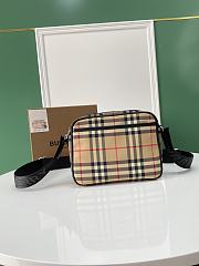Burberry Beige Vintage Check Bonded Bag Size 22.5 x 8.2 x 14.5 cm - 5
