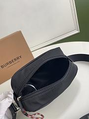 Burberry Paddy Taped Shoulder Bag Size 22 x 11 x 16.5 cm - 5