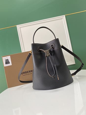  Burberry Leather Bucket Bag Black Size 16 x 26 x 26 cm