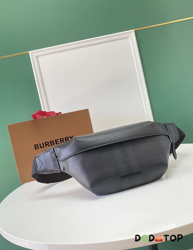  Burberry Waist Bag Sonny Size 31 x 7.5 x 16 cm - 1