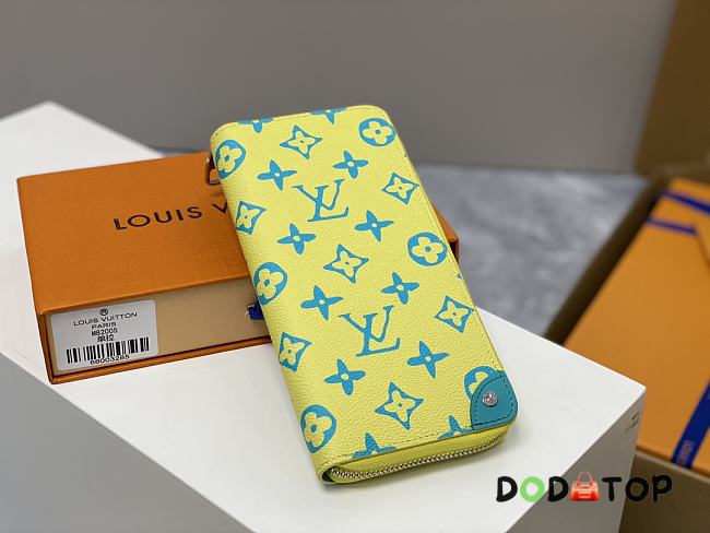 Louis Vuitton LV Zippy Vertical Wallet Monogram Size 10 x 20 x 2 cm - 1
