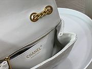Chanel Flap Bag Mini White Size 17 cm - 2