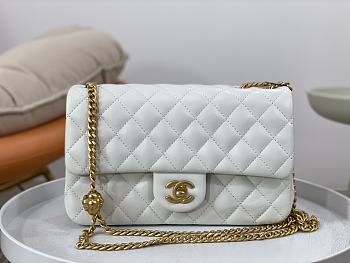 Chanel Flap Bag Lambskin White Size 23 cm