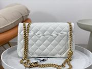 Chanel Flap Bag Lambskin White Size 23 cm - 3