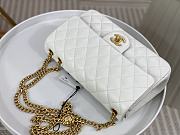 Chanel Flap Bag Lambskin White Size 23 cm - 2