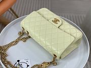 Chanel Flap Bag Lambskin Yellow Size 23 cm - 3