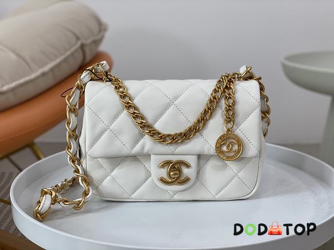 Chanel Lambskin Gold Coin Bag Flap Bag Size 20 x 13.5 x 5.5 cm - 1