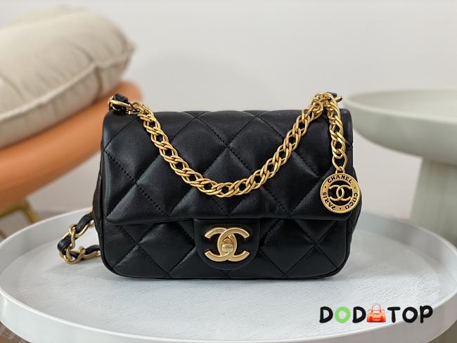 Chanel Lambskin Gold Coin Bag Flap Bag Black Size 20 x 13.5 x 5.5 cm - 1