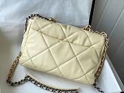 Chanel 19 Flap Bag Lambskin Yellow Size 30 x 10 x 20 cm - 2