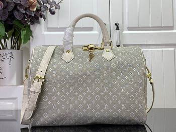 Louis Vuitton LV Speedy 30 Handbag White Size 30 x 21 x 17 cm