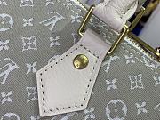 Louis Vuitton LV Speedy 30 Handbag White Size 30 x 21 x 17 cm - 4