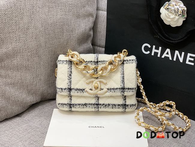 Chanel Retro Big Thick Chain Flap Bag White Size 15 x 22 x 6 cm - 1