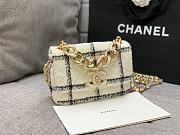 Chanel Retro Big Thick Chain Flap Bag White Size 15 x 22 x 6 cm - 2